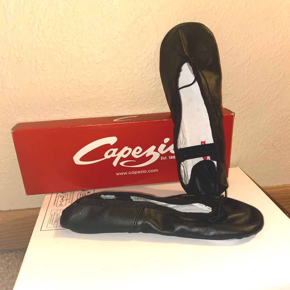 Capezio leather full sole ballet shoes
